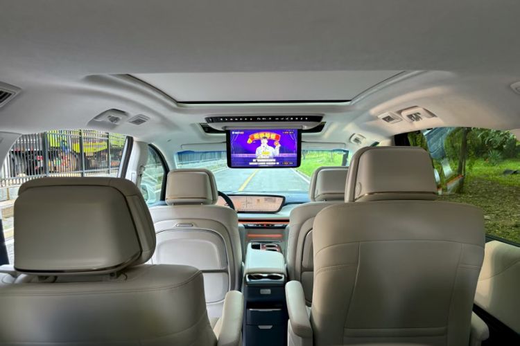 Used Buick GL8 New Energy 2024 Lu Zun Luxury Edition 7-Seater Interior 4