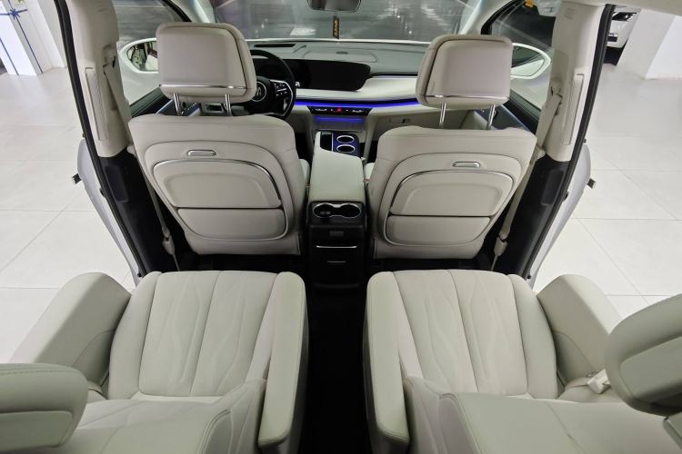Used Buick GL8 New Energy 2024 Lu Zun Luxury Edition 7-Seater Interior 4