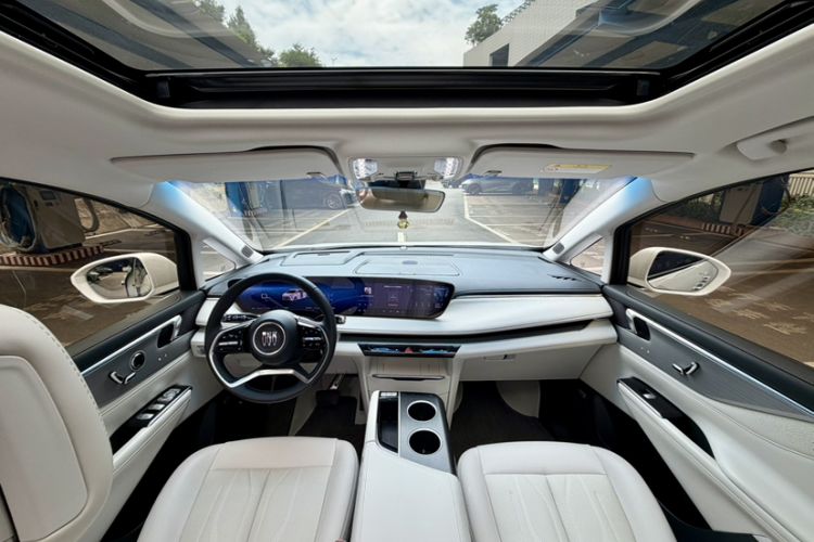Used Buick GL8 New Energy 2024 Lu Zun Deluxe Edition 7-Seater Interior 5