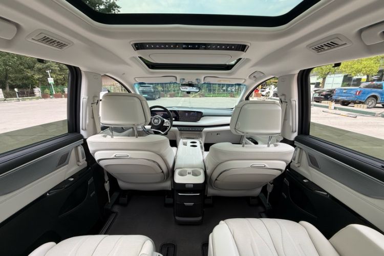 Used Buick GL8 New Energy 2024 Lu Zun Deluxe Edition 7-Seater Interior 6