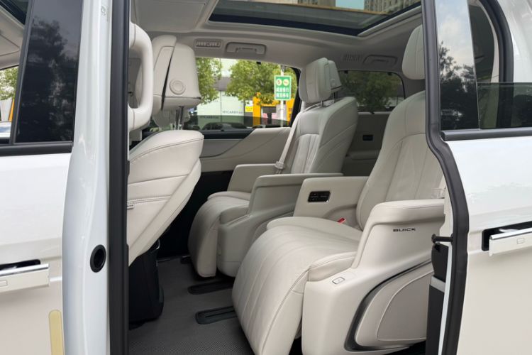 Used Buick GL8 New Energy 2024 Lu Zun Deluxe Edition 7-Seater Interior 7