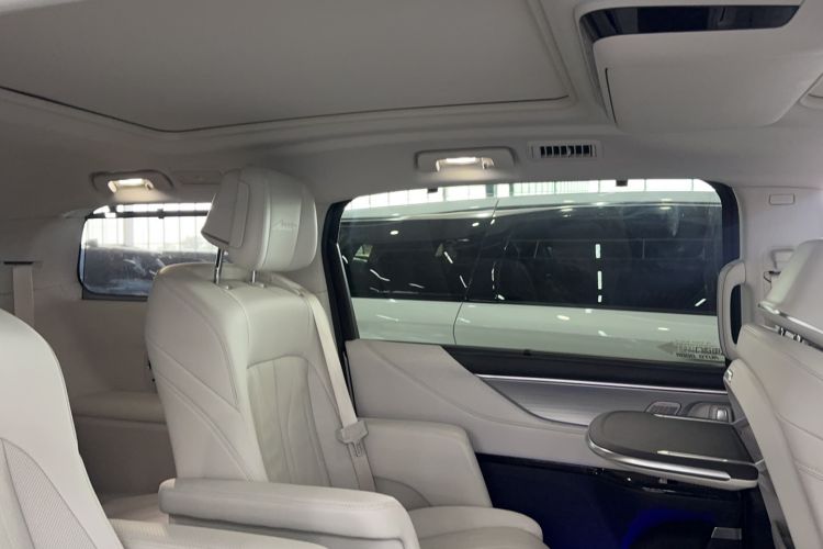 Used Buick GL8 New Energy 2024 Lu Zun Deluxe Edition 7-Seater Interior 7