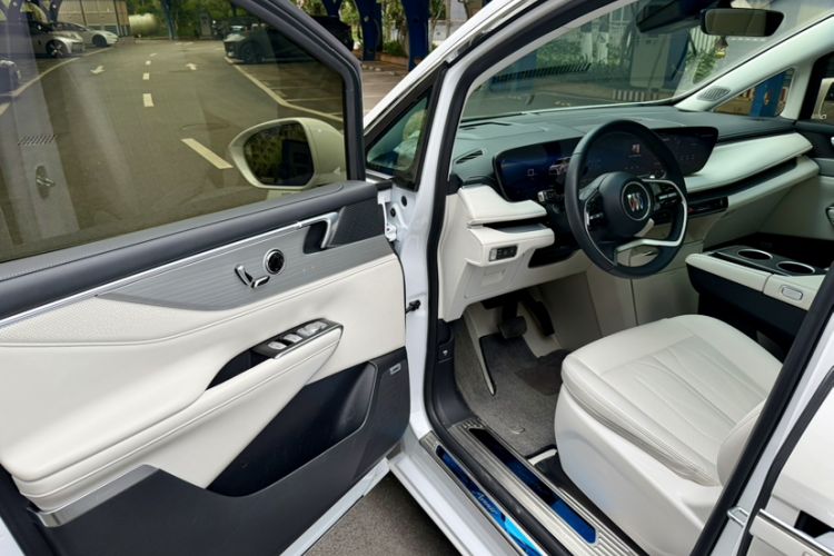 Used Buick GL8 New Energy 2024 Lu Zun Deluxe Edition 7-Seater Interior 7