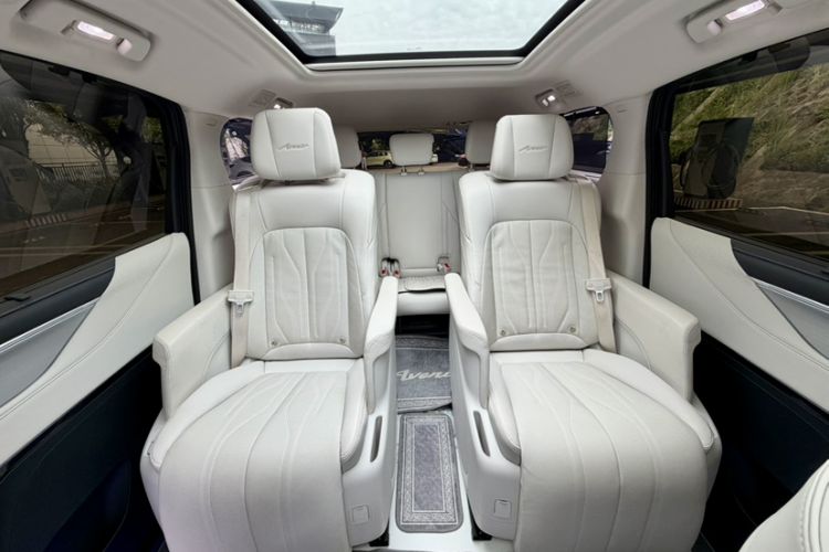 Used Buick GL8 New Energy 2024 Lu Zun Deluxe Edition 7-Seater Interior 9