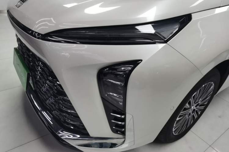 Used Buick GL8 New Energy 2024 Lu Zun Luxury Edition 7-Seater Left Front Headlight