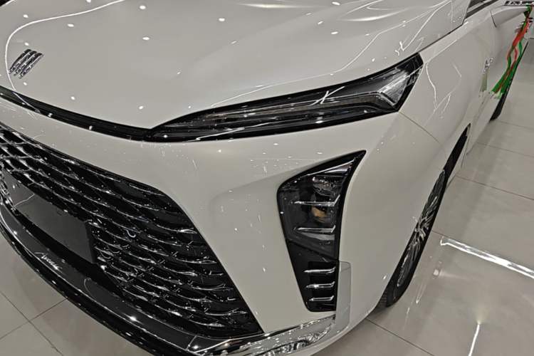 Used Buick GL8 New Energy 2024 Lu Zun Luxury Edition 7-Seater Left Front Headlight