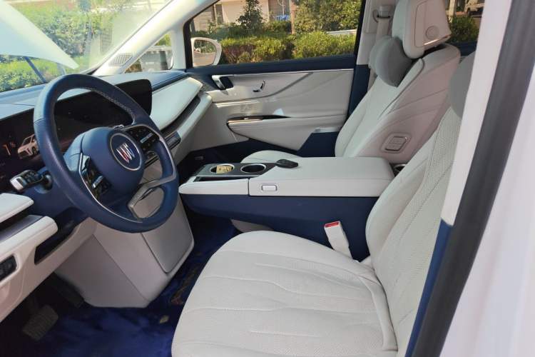 Used Buick GL8 New Energy 2024 Lu Zun Luxury Edition 7-Seater Left Front Seat