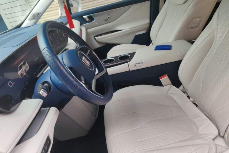 Used Buick GL8 New Energy 2024 Lu Zun Luxury Edition 7-Seater Left Front Seat