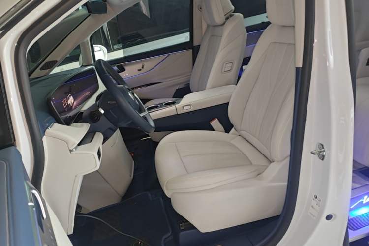 Used Buick GL8 New Energy 2024 Lu Zun Luxury Edition 7-Seater Left Front Seat
