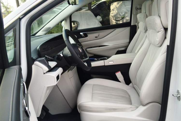 Used Buick GL8 New Energy 2024 Lu Zun Deluxe Edition 7-Seater Left Front Seat