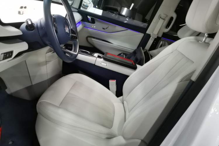 Used Buick GL8 New Energy 2024 Lu Zun Luxury Edition 7-Seater Left Front Seat