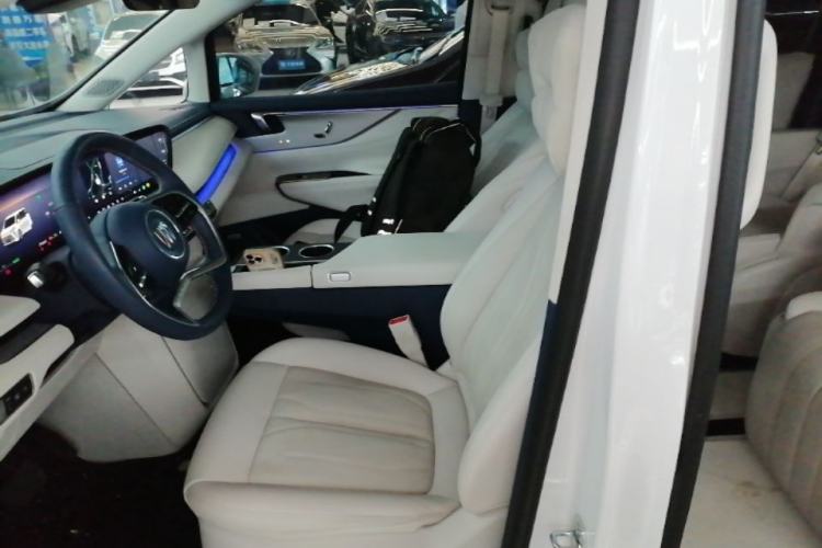 Used Buick GL8 New Energy 2024 Lu Zun Luxury Edition 7-Seater Left Front Seat