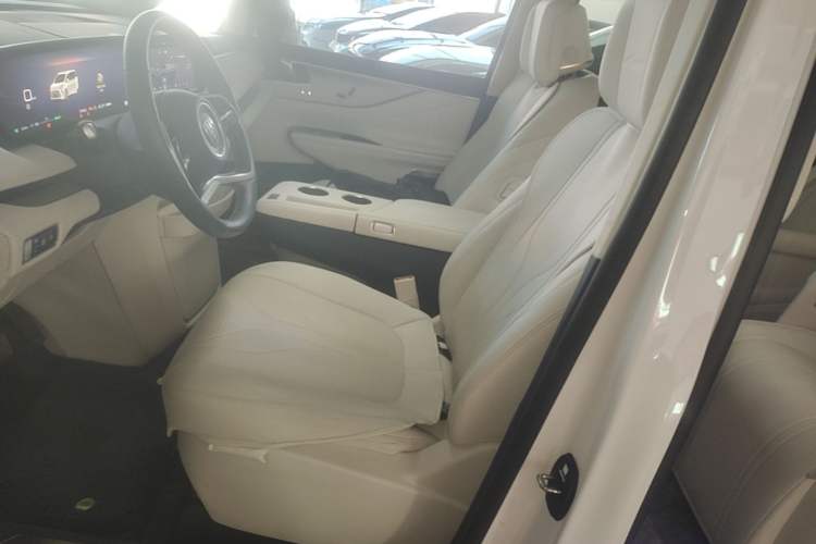 Used Buick GL8 New Energy 2024 Lu Zun Luxury Edition 6-Seater Left Front Seat