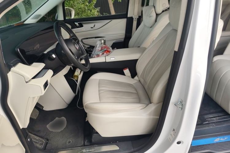 Used Buick GL8 New Energy 2024 Lu Zun Luxury Edition 7-Seater Left Front Seat