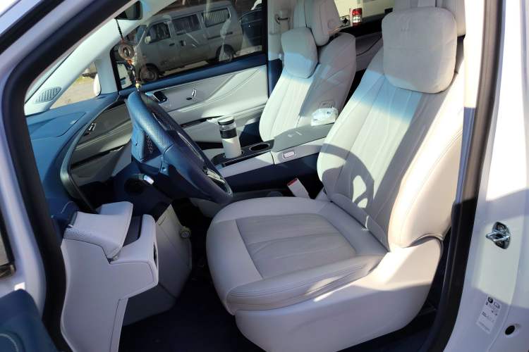 Used Buick GL8 New Energy 2024 Lu Zun Luxury Edition 7-Seater Left Front Seat