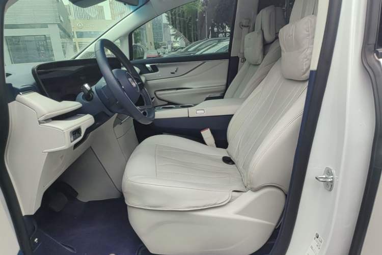 Used Buick GL8 New Energy 2024 Lu Zun Luxury Edition 7-Seater Left Front Seat