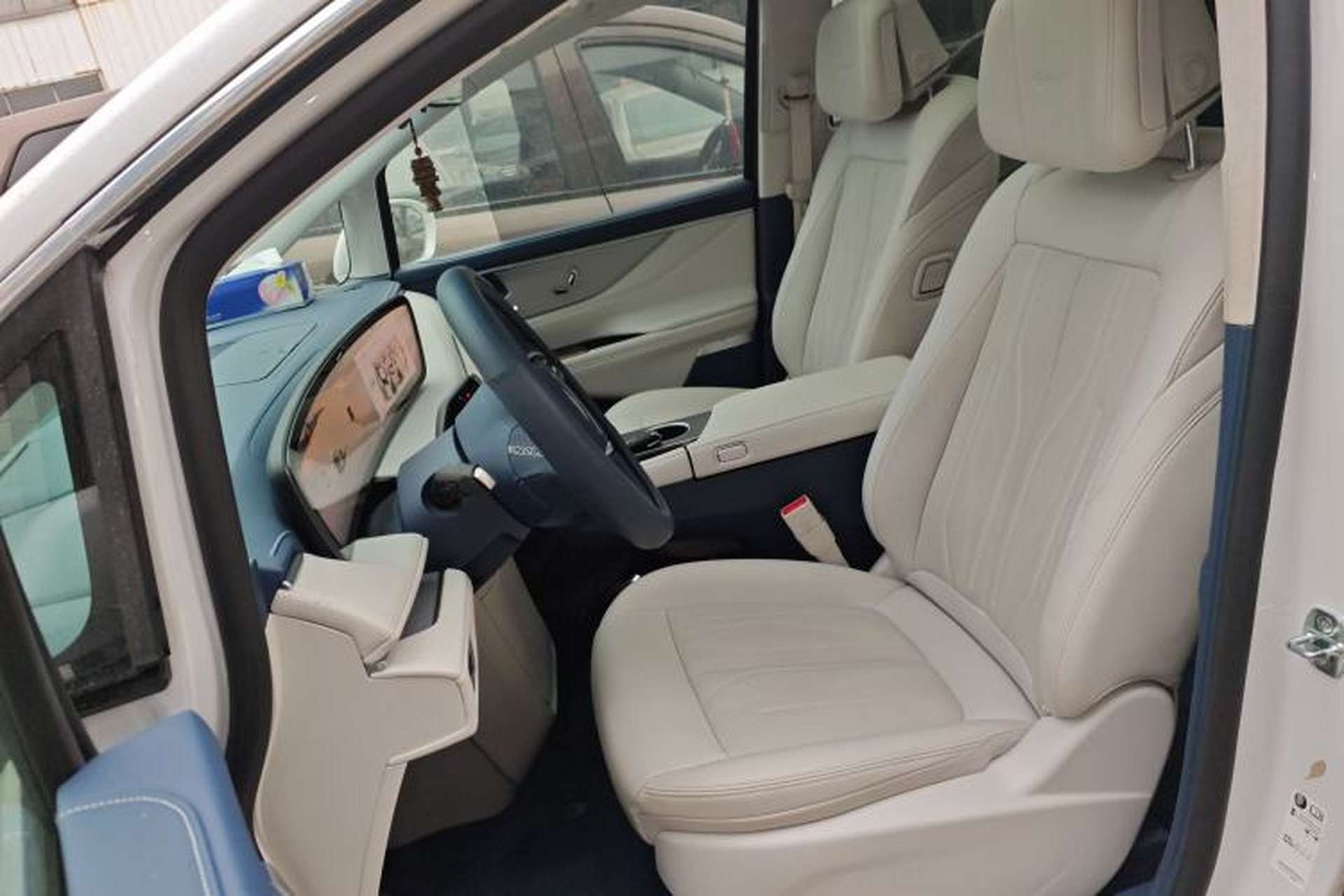 Used Buick GL8 New Energy 2024 Lu Zun Luxury Edition 7-Seater Left Front Seat