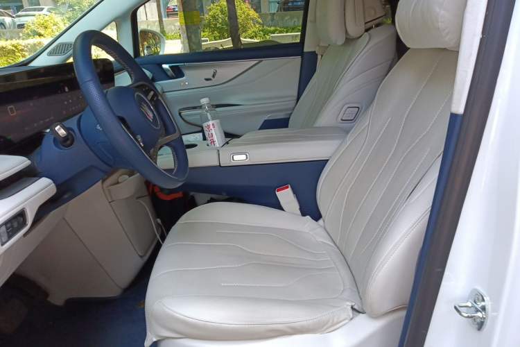 Used Buick GL8 New Energy 2024 Lu Zun Luxury Edition 7-Seater Left Front Seat