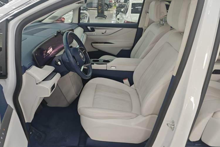 Used Buick GL8 New Energy 2024 Lu Zun Luxury Edition 7-Seater Left Front Seat