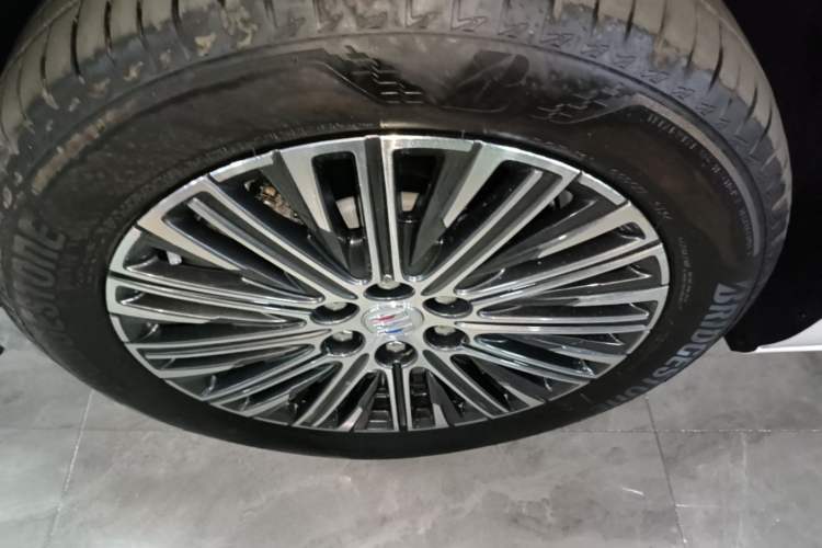 Used Buick GL8 New Energy 2024 Lu Zun Luxury Edition 7-Seater Left Front Wheel Hub