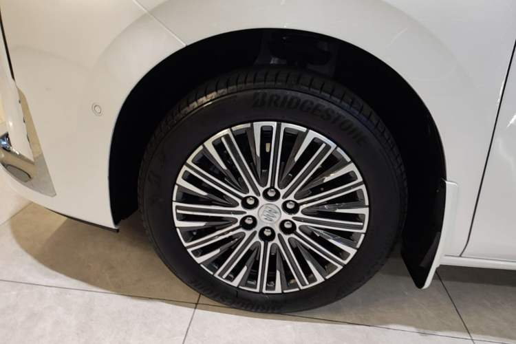 Used Buick GL8 New Energy 2024 Lu Zun Luxury Edition 7-Seater Left Front Wheel Hub