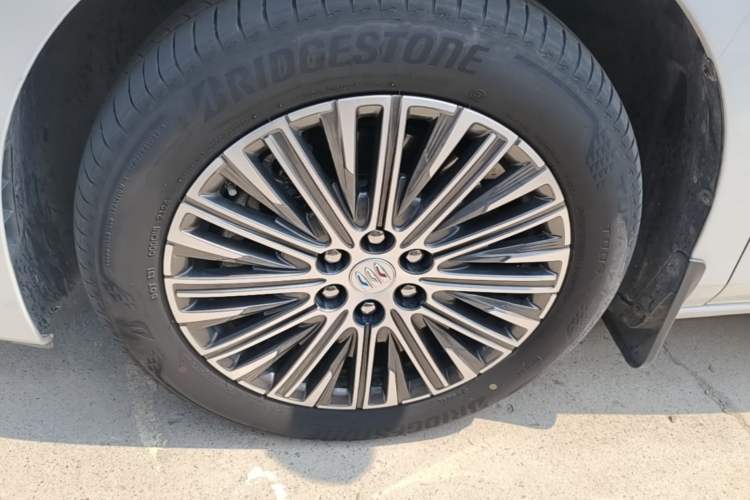 Used Buick GL8 New Energy 2024 Lu Zun Deluxe Edition 7-Seater Left Front Wheel Hub