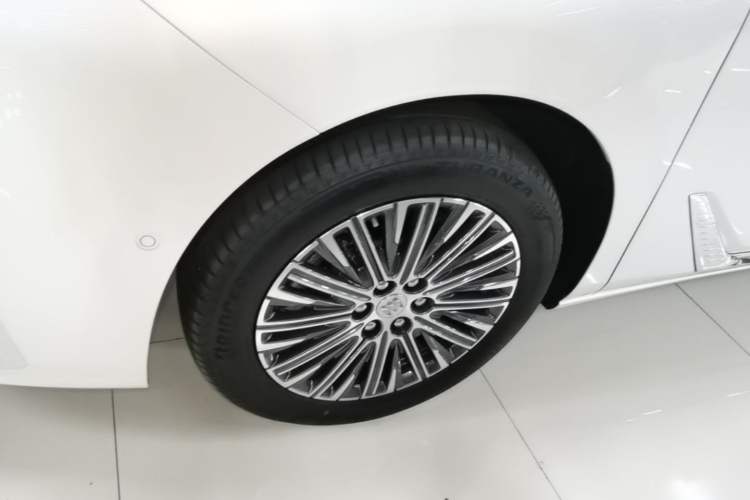 Used Buick GL8 New Energy 2024 Lu Zun Luxury Edition 7-Seater Left Front Wheel Hub