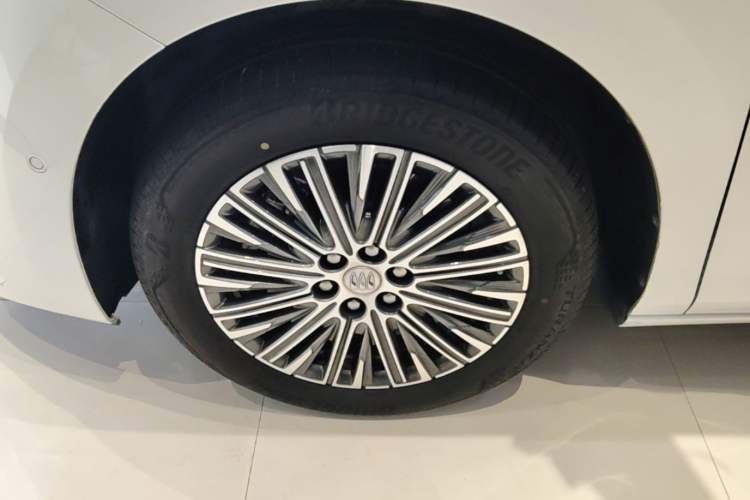 Used Buick GL8 New Energy 2024 Lu Zun Luxury Edition 6-Seater Left Front Wheel Hub