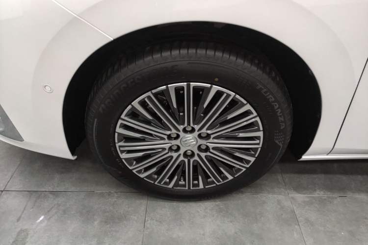 Used Buick GL8 New Energy 2024 Lu Zun Luxury Edition 6-Seater Left Front Wheel Hub