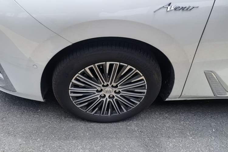 Used Buick GL8 New Energy 2024 Lu Zun Luxury Edition 6-Seater Left Front Wheel Hub