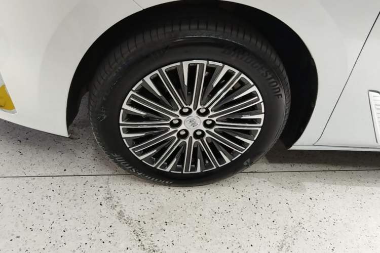 Used Buick GL8 New Energy 2024 Lu Zun Deluxe Edition 7-Seater Left Front Wheel Hub