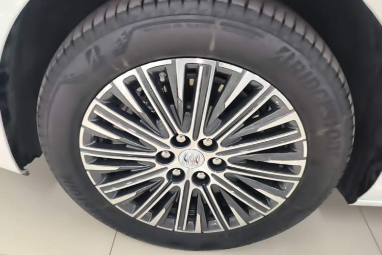 Used Buick GL8 New Energy 2024 Lu Zun Luxury Edition 7-Seater Left Front Wheel Hub