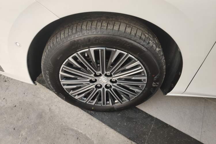 Used Buick GL8 New Energy 2024 Lu Zun Luxury Edition 7-Seater Left Front Wheel Hub
