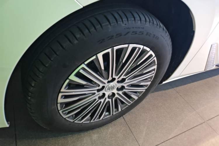Used Buick GL8 New Energy 2024 Lu Zun Luxury Edition 6-Seater Left Front Wheel Hub