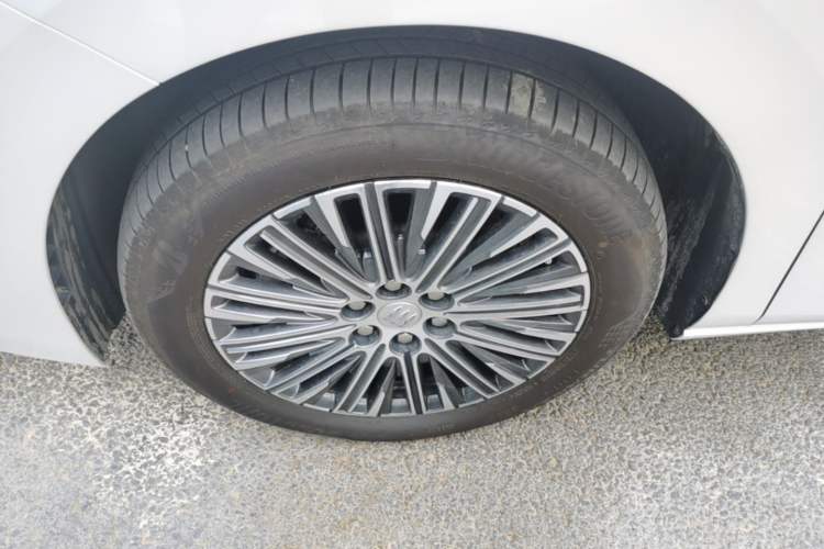 Used Buick GL8 New Energy 2024 Lu Zun Deluxe Edition 7-Seater Left Front Wheel Hub