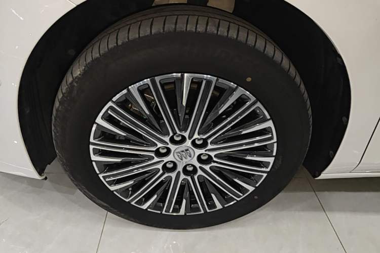 Used Buick GL8 New Energy 2024 Lu Zun Luxury Edition 7-Seater Left Front Wheel Hub