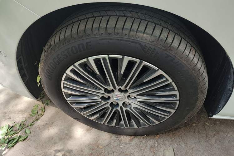 Used Buick GL8 New Energy 2024 Lu Zun Luxury Edition 7-Seater Left Front Wheel Hub