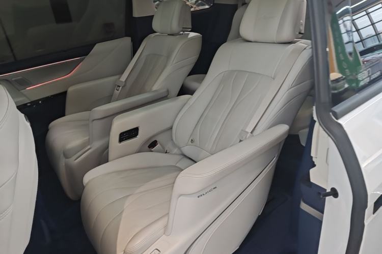 Used Buick GL8 New Energy 2024 Lu Zun Luxury Edition 6-Seater Left Rear Seat