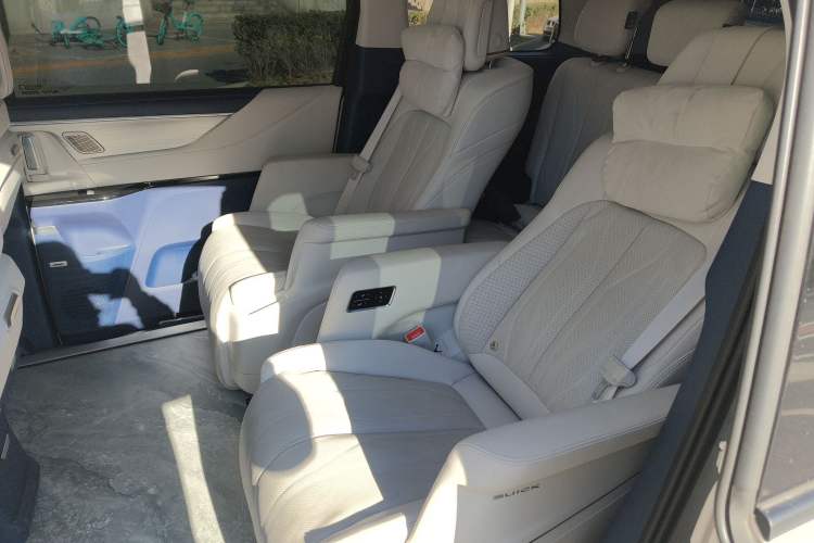 Used Buick GL8 New Energy 2024 Lu Zun Luxury Edition 7-Seater Left Rear Seat