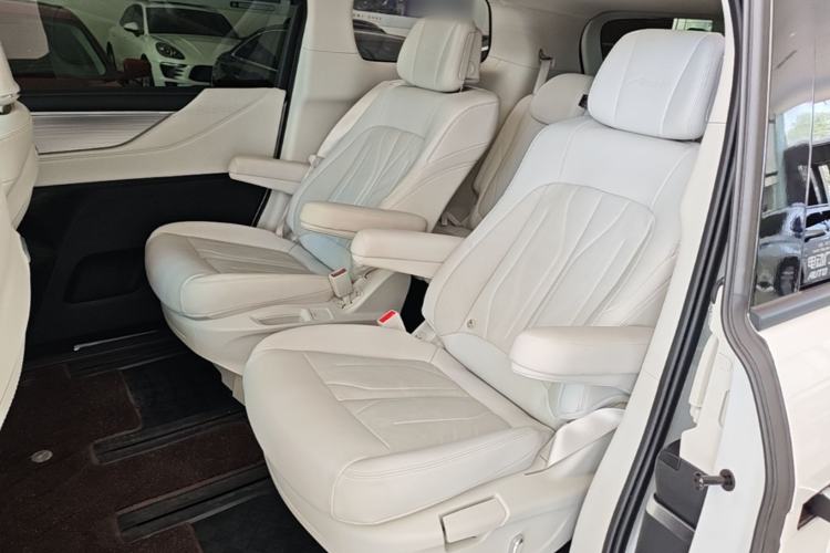 Used Buick GL8 New Energy 2024 Lu Zun Smart Edition 7-Seater Left Rear Seat