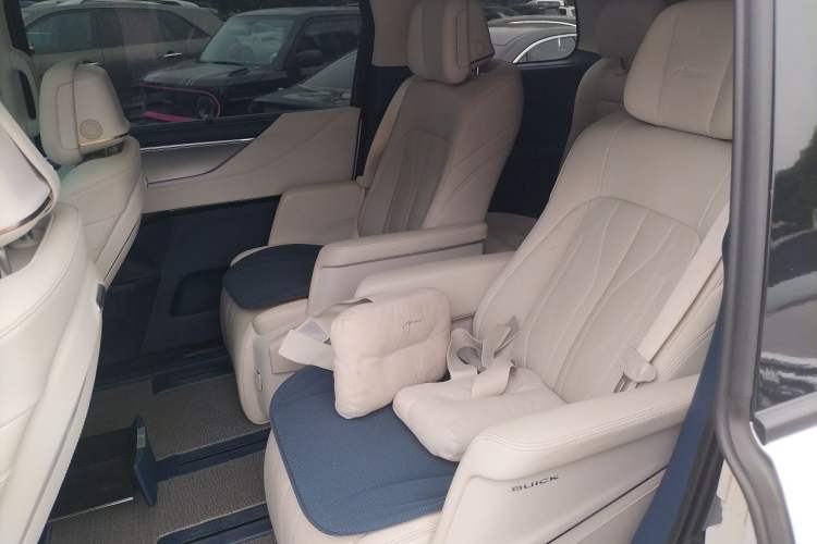Used Buick GL8 New Energy 2024 Lu Zun Luxury Edition 6-Seater Left Rear Seat