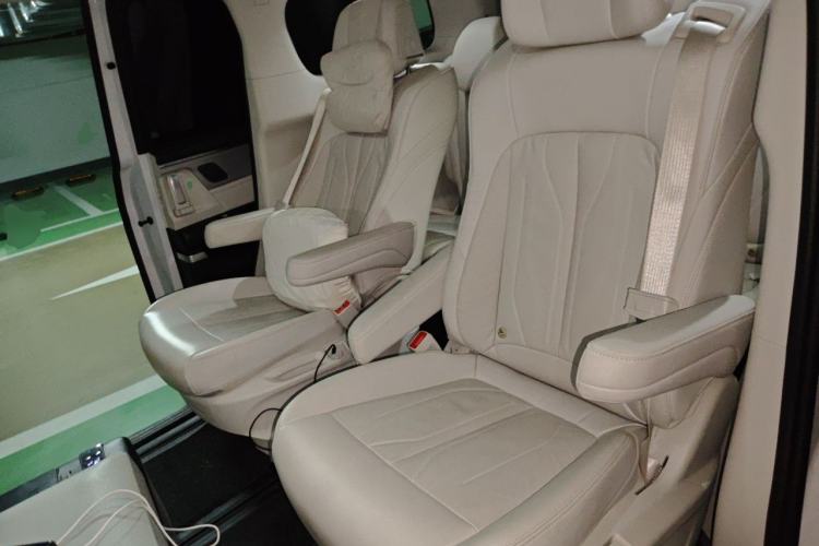Used Buick GL8 New Energy 2024 Lu Zun Smart Edition 7-Seater Left Rear Seat