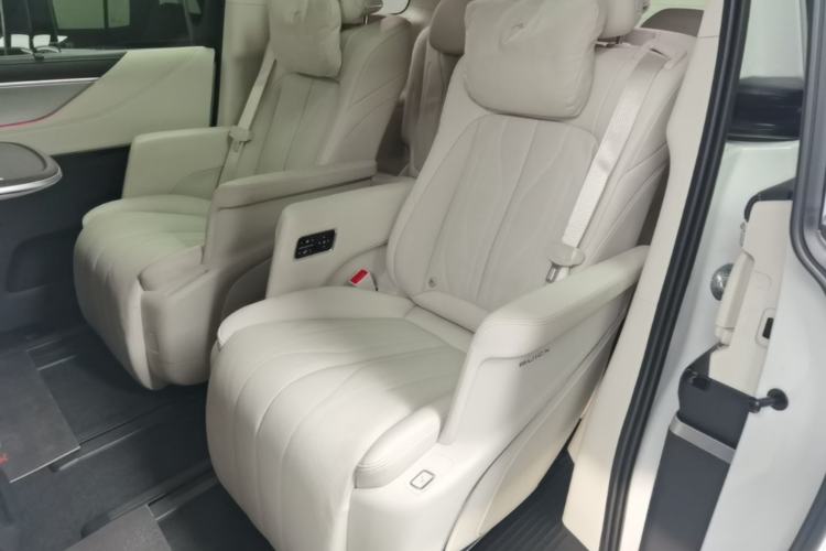 Used Buick GL8 New Energy 2024 Lu Zun Luxury Edition 7-Seater Left Rear Seat