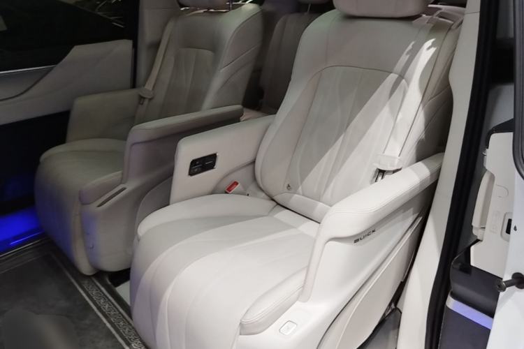 Used Buick GL8 New Energy 2024 Lu Zun Deluxe Edition 7-Seater Left Rear Seat