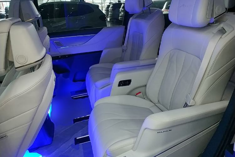 Used Buick GL8 New Energy 2024 Lu Zun Luxury Edition 6-Seater Left Rear Seat