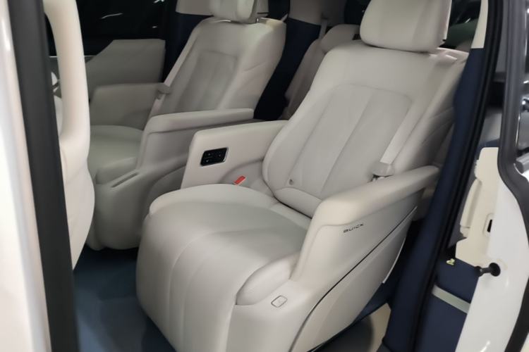 Used Buick GL8 New Energy 2024 Lu Zun Luxury Edition 7-Seater Left Rear Seat