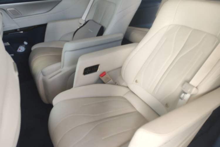 Used Buick GL8 New Energy 2024 Lu Zun Luxury Edition 7-Seater Left Rear Seat