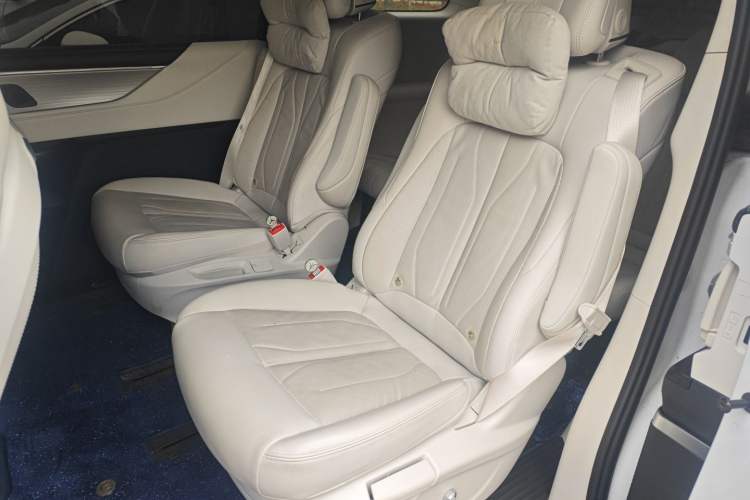 Used Buick GL8 New Energy 2024 Lu Zun Smart Edition 7-Seater Left Rear Seat