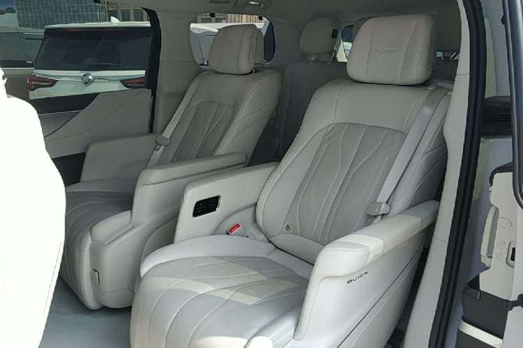 Used Buick GL8 New Energy 2024 Lu Zun Luxury Edition 7-Seater Left Rear Seat