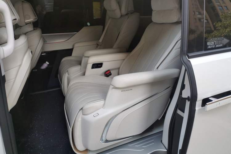 Used Buick GL8 New Energy 2024 Lu Zun Deluxe Edition 7-Seater Left Rear Seat